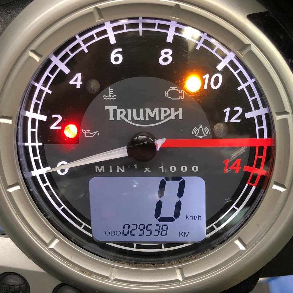TRIUMPH STREET TRIPLE 2009 GEKEURD GARANTIE, Motoren, 675 cc, Motorrijbewijs A, 3 cilinders, Meer dan 35 kW