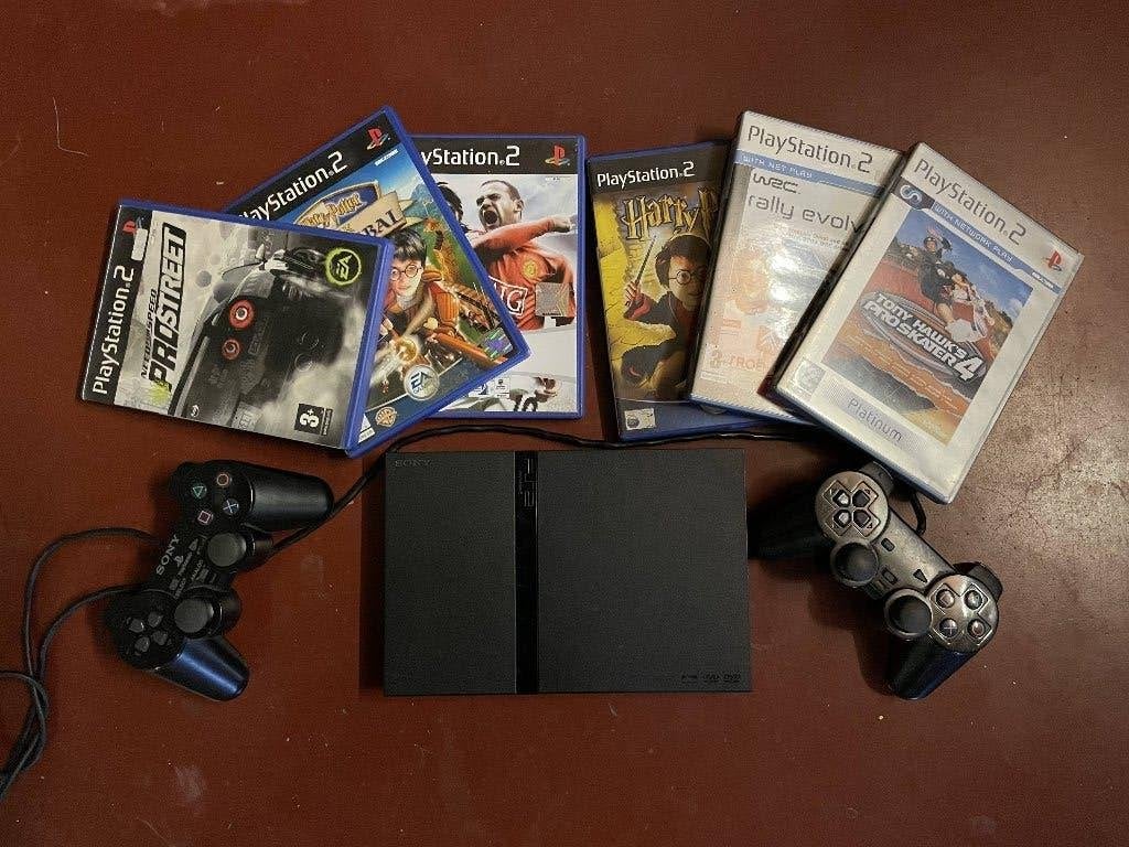 Playstation 2 + 2 controlers + 6 spelletjes, Ophalen, Gebruikt, Zwart, Met games