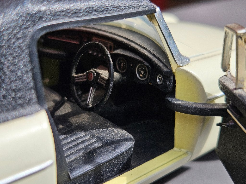 MGB 1963 Corgi Classics 1:18 Vieil blanc anglais, Enlèvement ou Envoi, Comme neuf, Voiture, Autres marques