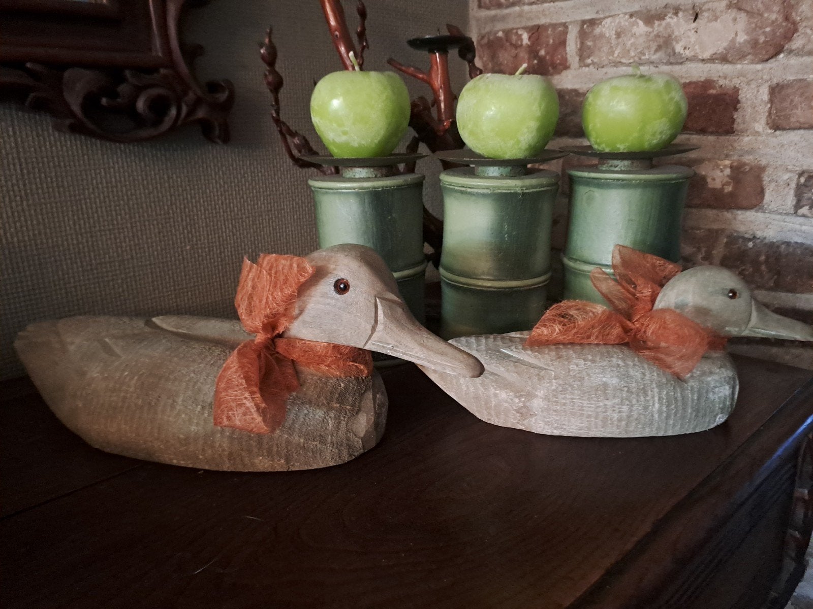 2 handgesneden houten eenden, Huis en Inrichting, Ophalen of Verzenden