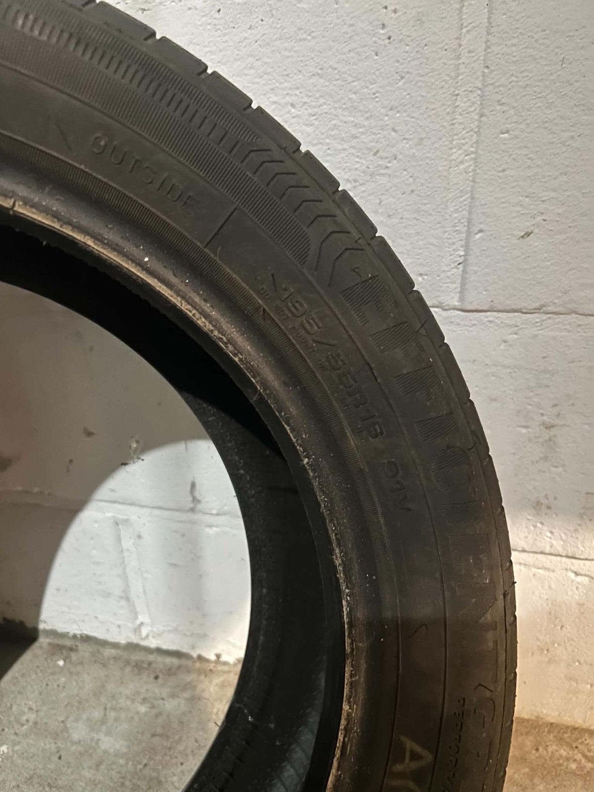 Lot de 4 pneus a vendre, Ophalen, Gebruikt