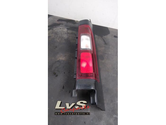 Achterlicht rechts van een Renault Trafic, Gebruikt, -, Renault, -