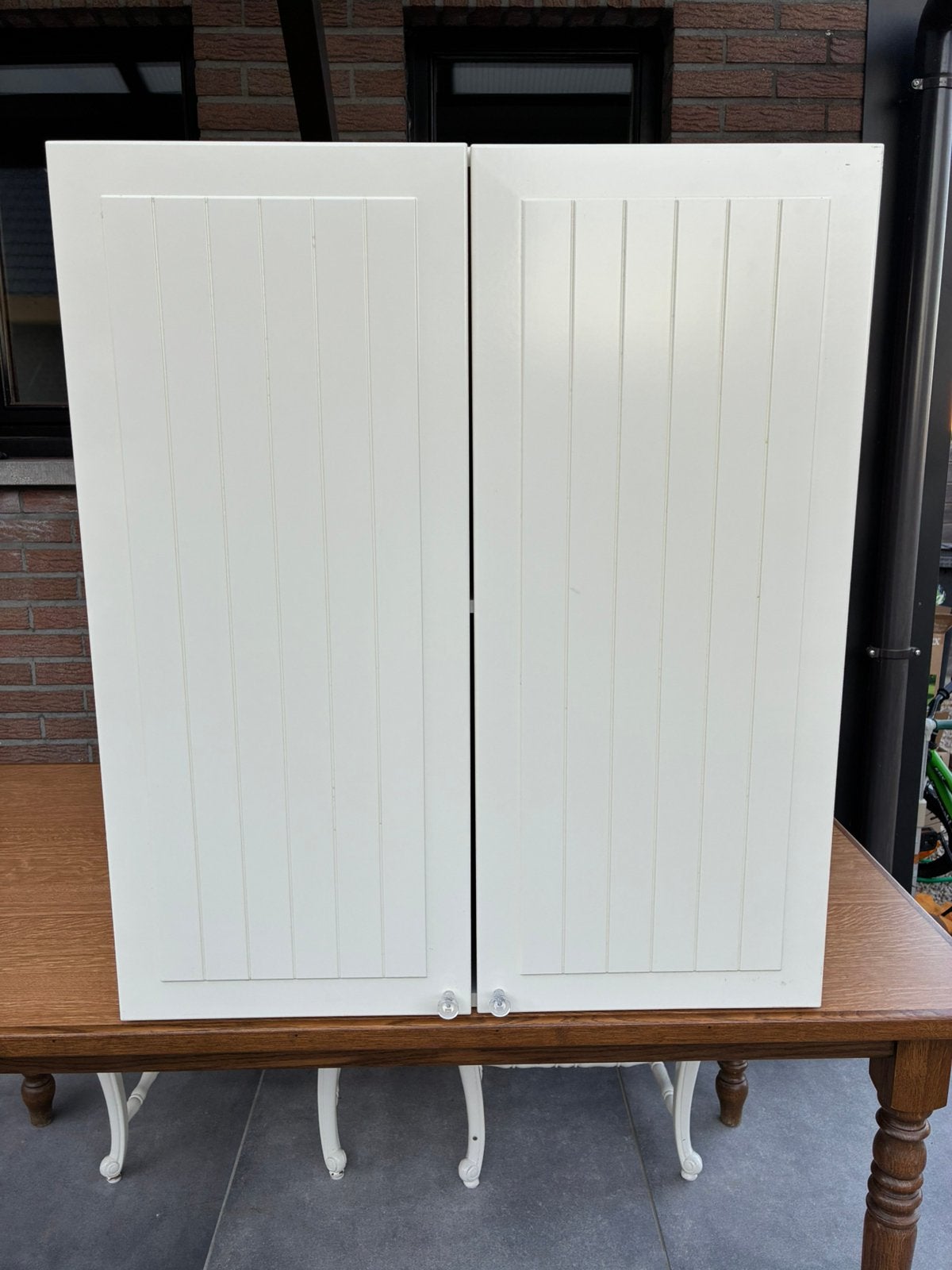 Witte kast, Ophalen