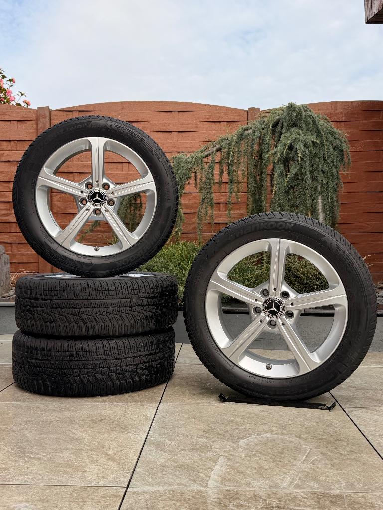 Original 17" Mercedes-Benz CLA Jantes et pneus M1, Autos : Pièces & Accessoires, Pneus & Jantes, Pneus et Jantes, 4 Saisons, 17 pouces