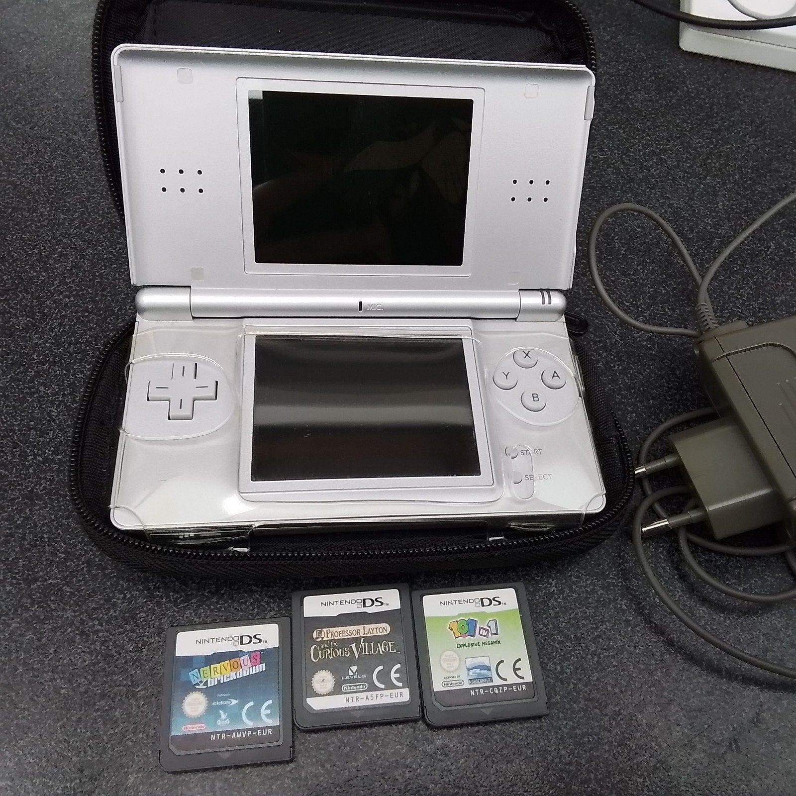 Nintendo ds lite krasvrij zilver met extra, Games en Spelcomputers, Spelcomputers | Nintendo DS, Ophalen of Verzenden