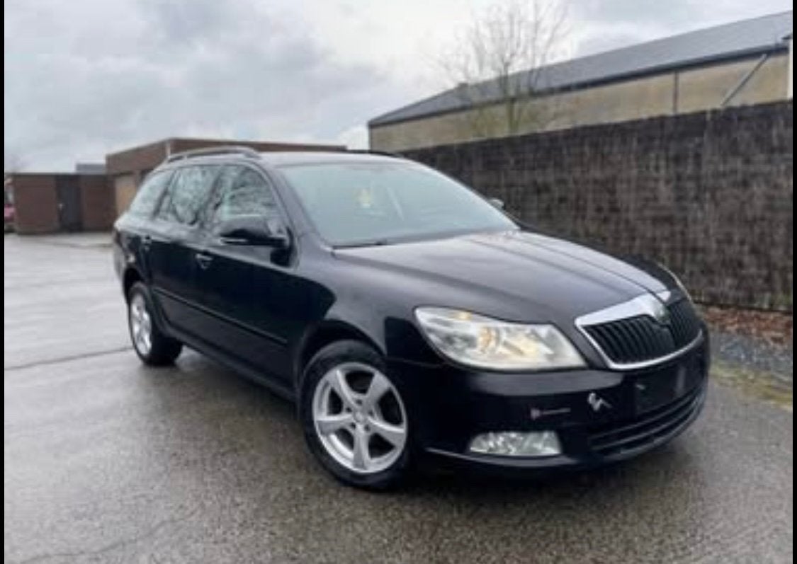 Skoda Octavia 2010 245 000 km 1.6d avec travail, Autos, Bluetooth, Euro 5, Achat, Entreprise
