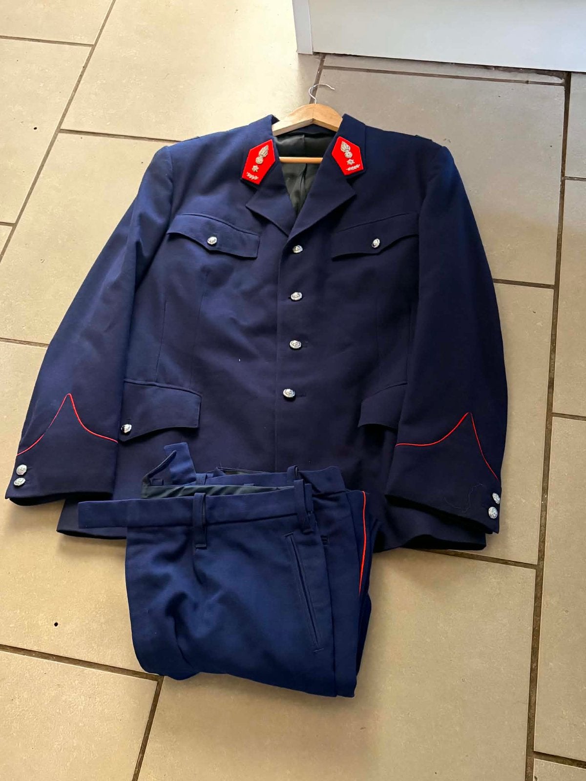 Broek jas adjudant rijkswacht gendarmerie grote maat, Enlèvement, Gendarmerie, Vêtements ou Chaussures