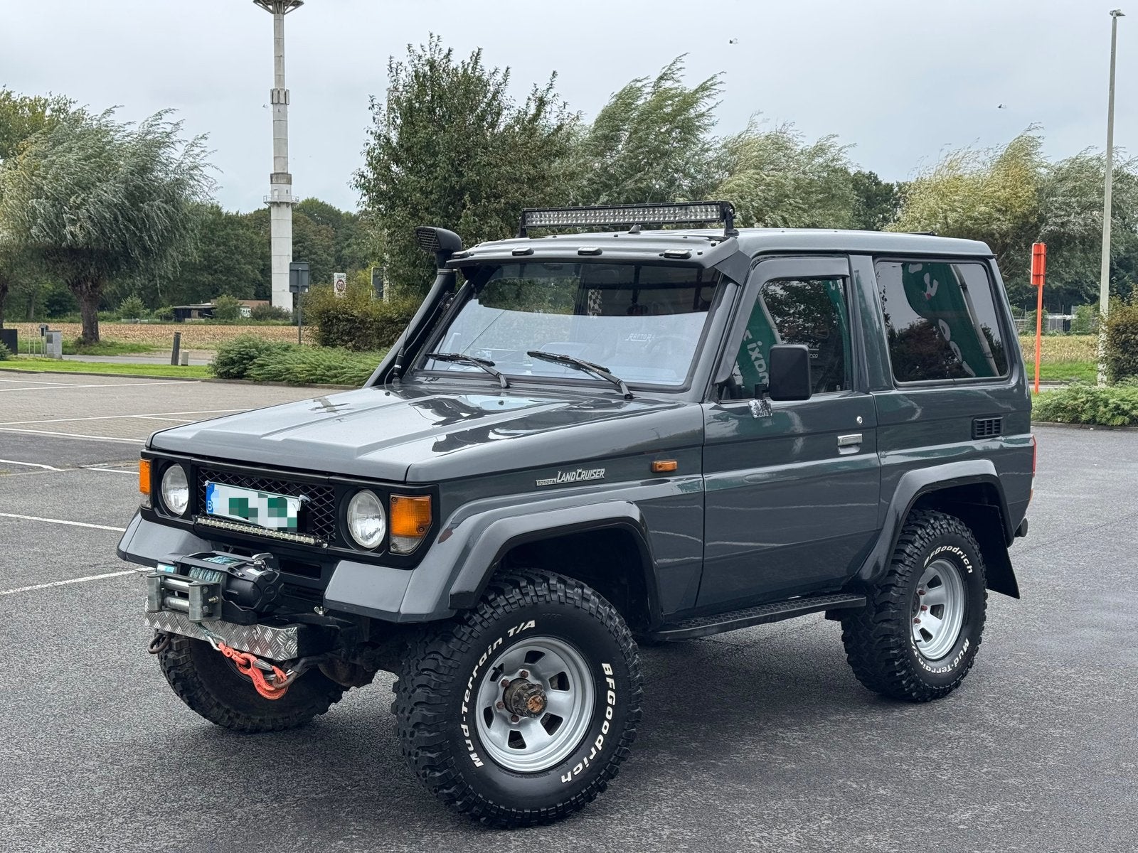 TOYOTA LAND CRUISER 4x4 — 1990 — 251 000 KM — 2,4 DIESEL, Autos, Cuir, Argent ou Gris, Achat, Boîte manuelle