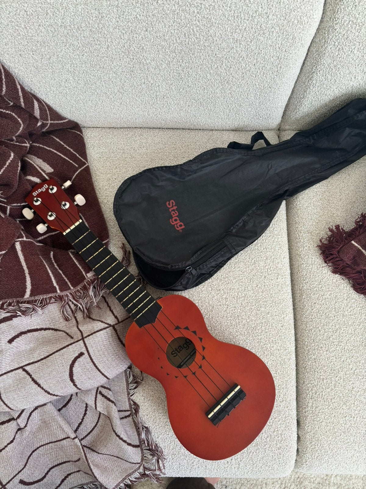 Ukelele Stagg, Musique & Instruments, Instruments à corde | Guitares | Acoustiques, Enlèvement, Comme neuf
