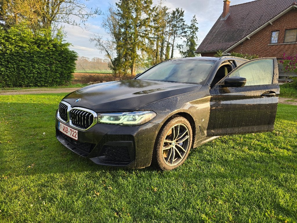 BMW 530d - 2021 - M-Sport Pakket - PANO/TREKHAAK/HUD, Automaat, Achterwielaandrijving, 2993 cc, 2000 kg