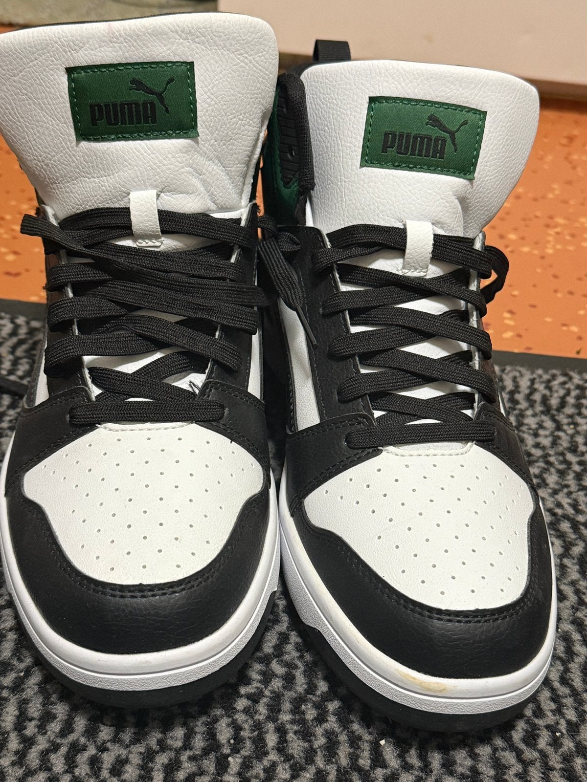 Puma Rebound V6- white, black and archive green. Size 42.5, Kleding | Heren, Ophalen, Zo goed als nieuw, Wit, Sneakers