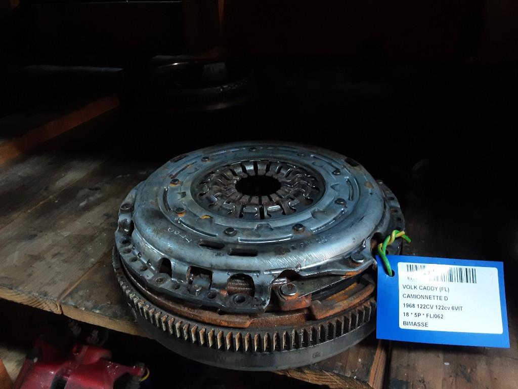 VOLANT MOTEUR BI-MASSE Caddy IV (03L105266CC062294001450), Volkswagen, Mevr. I. Hauben, Utilisé, Rue de l'Espoir 34 34
4030  GRIVEGNÉE, BE