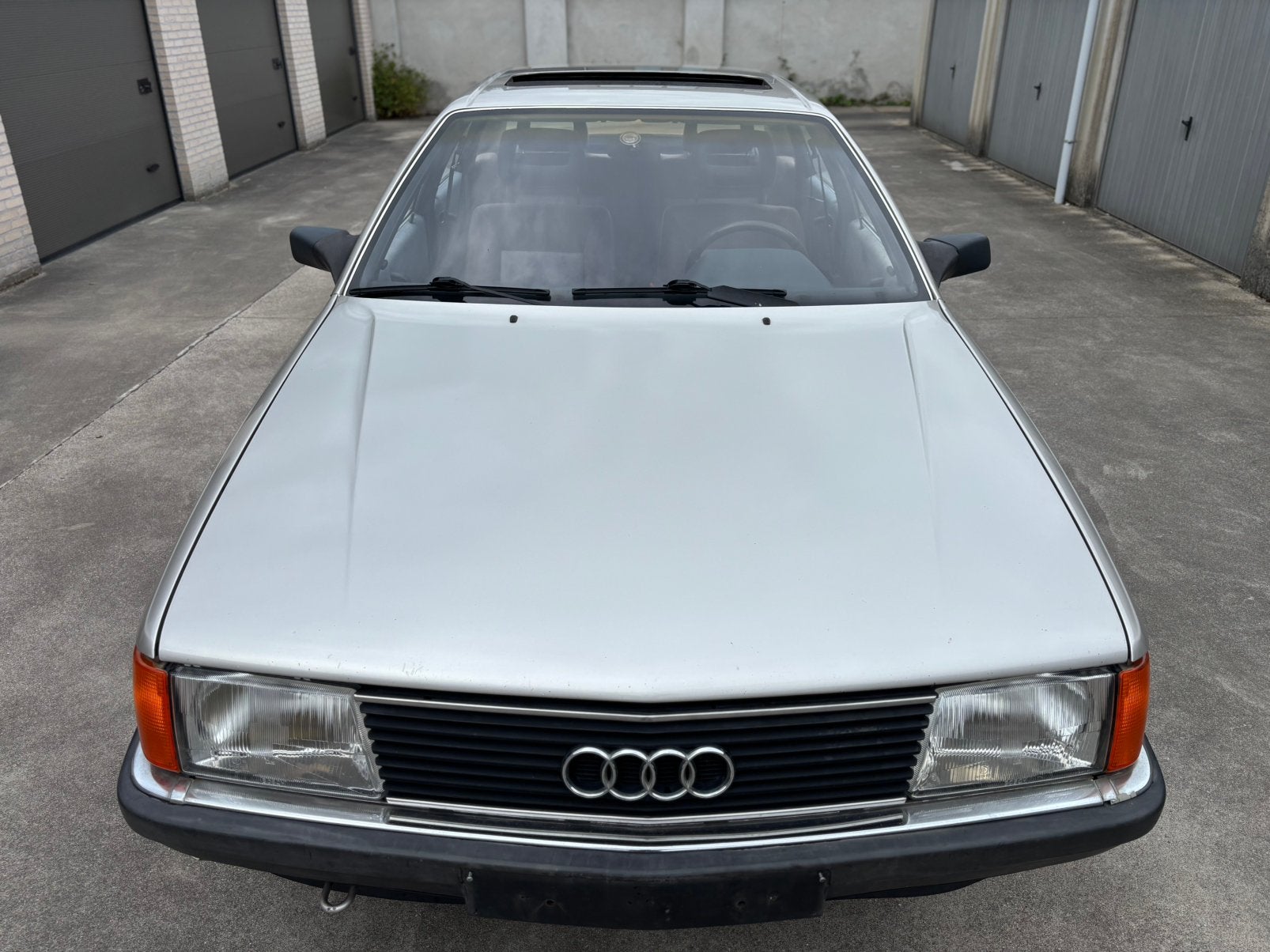 Audi 100 - 2.2 Benzine - 197 000 Km - Gekeurd, Auto's, Voorwielaandrijving, Stof, Trekhaak, Overige kleuren