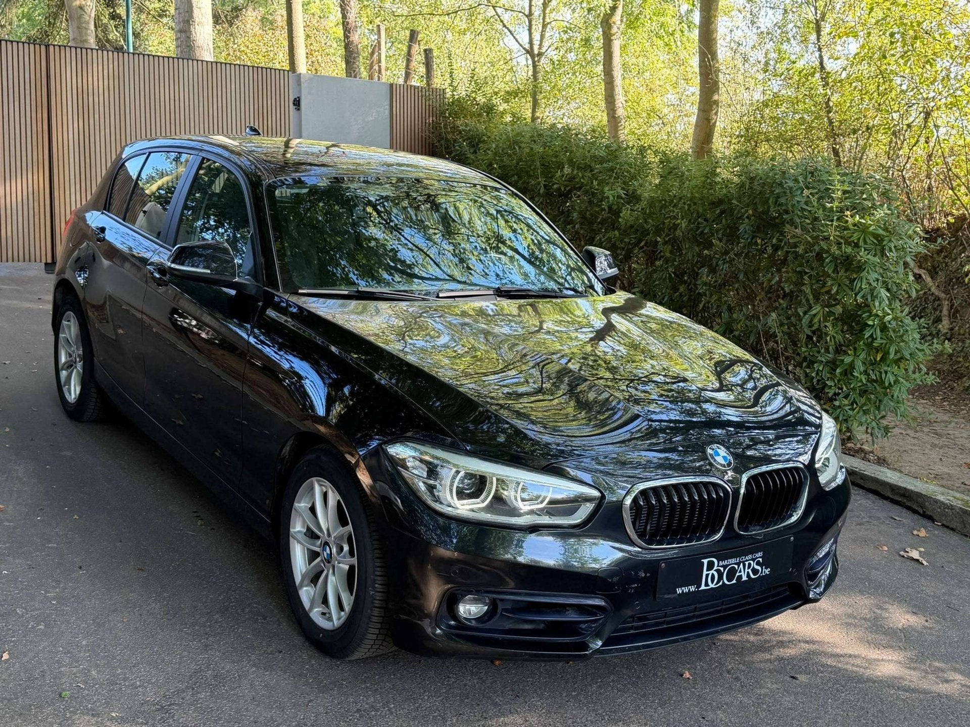 BMW 118 118 d Facelift-Xenon-Led-Sportzetels-Pdc-Cam-16", Achat, Entreprise, Entretenue par le concessionnaire, Noir