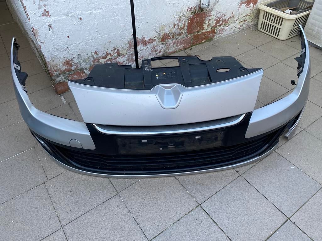 RENAULT MEGANE 3 FASE 2 voorbumper 2012, Enlèvement, Renault