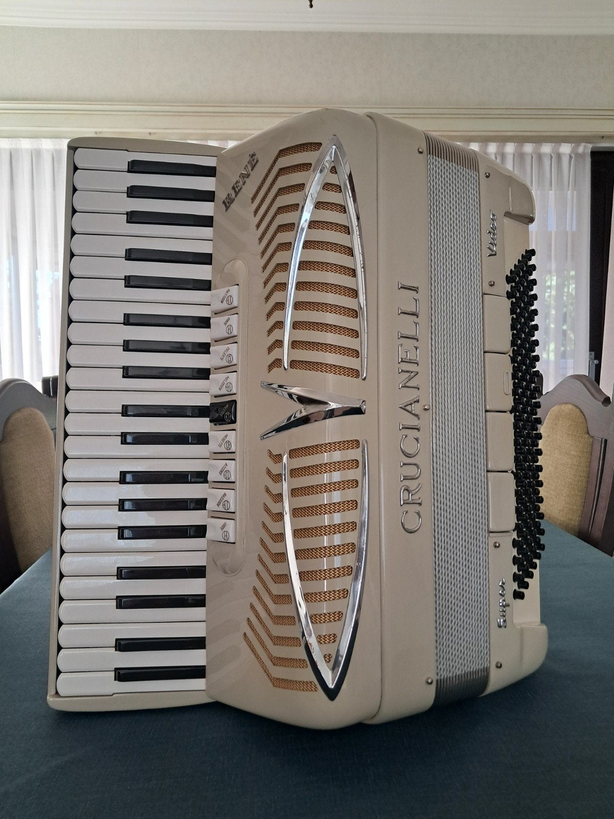 accordeon Crucianelli Super Video, Musique & Instruments, Enlèvement