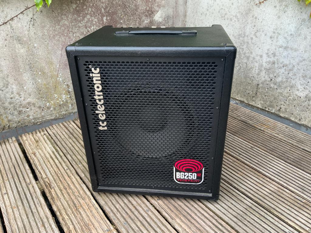 TC electronic BG250-115, Muziek en Instrumenten, Versterkers | Bas en Gitaar, Ophalen, Zo goed als nieuw, Basgitaar, 100 watt of meer
