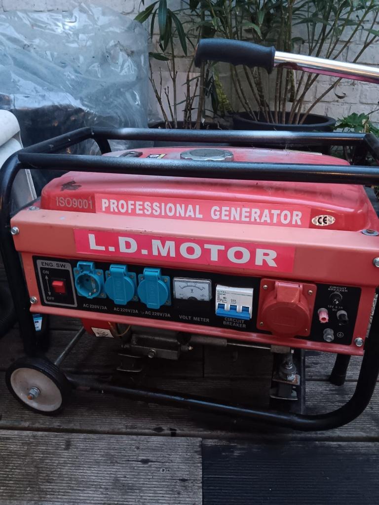 Groupe électrogène en panne, Enlèvement, Utilisé, Essence