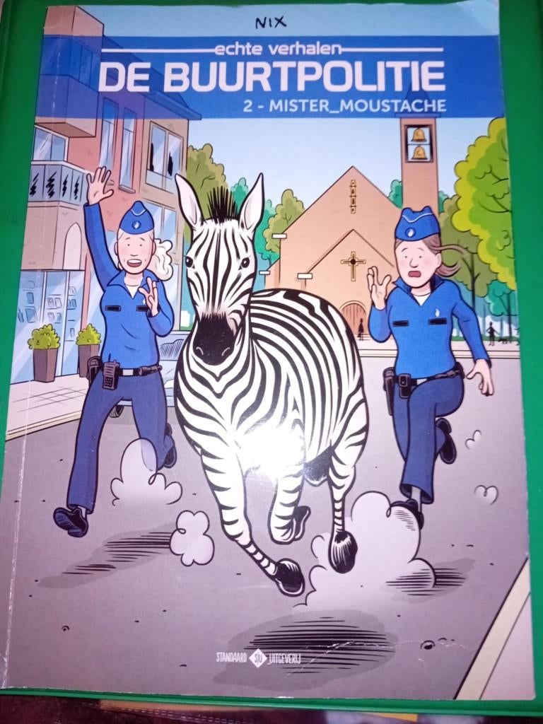 strip de buurtpolitie 2 -mister moustache, Eén stripboek, Ophalen of Verzenden, Zo goed als nieuw, Nix