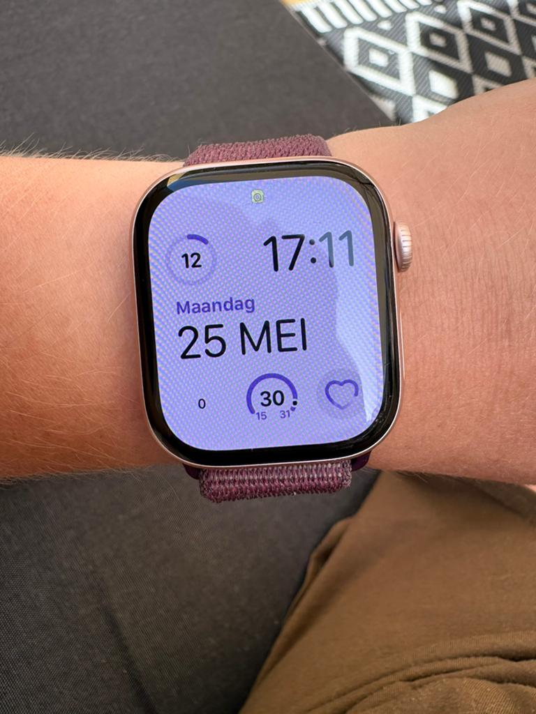 Apple Watch Series 10 – 42mm – Rose Gold – extra bandjes, Handtassen en Accessoires, Smartwatches, Ophalen, Zo goed als nieuw