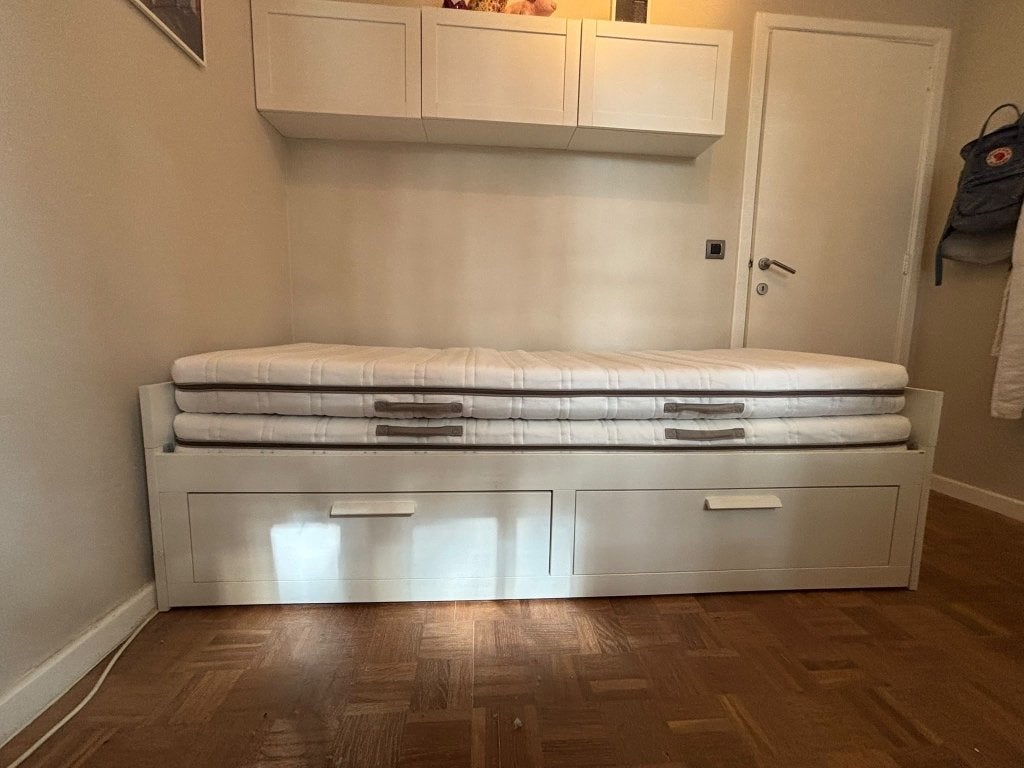 Bed Ikea een of twee personen, Huis en Inrichting, Ophalen, 90 cm, Wit, Tweepersoons