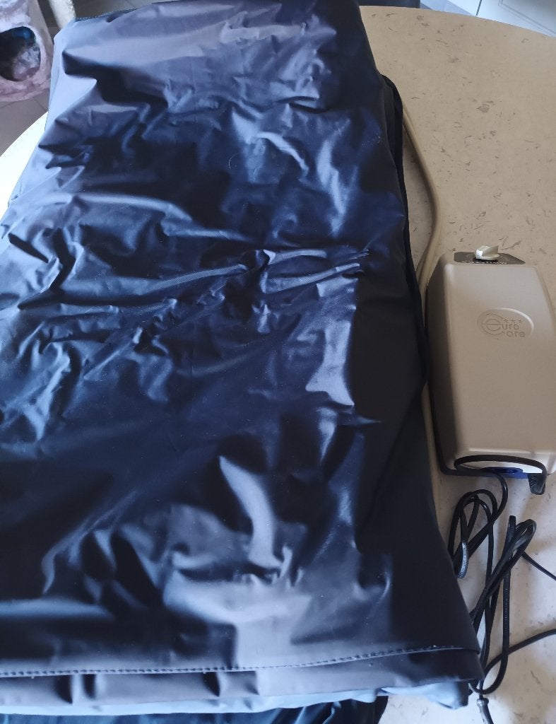 surmatelas avec pompe à air, Enlèvement, Comme neuf