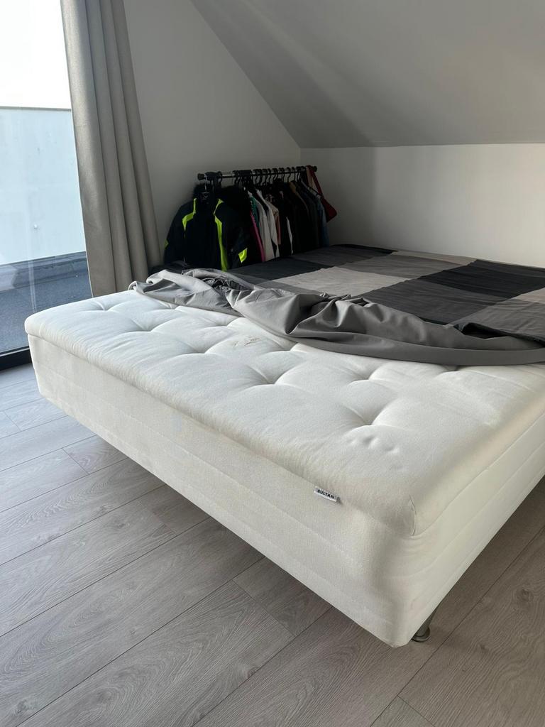 Ikeabed, Huis en Inrichting, Slaapkamer | Matrassen en Bedbodems, Ophalen, Zo goed als nieuw
