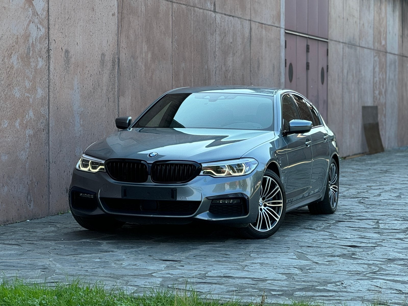 BMW 530 e Hybride M pakket BTW wagen-360 camera-ACC-Nieuw!!, Auto's, Automaat, Achterwielaandrijving, 4 cilinders, Leder