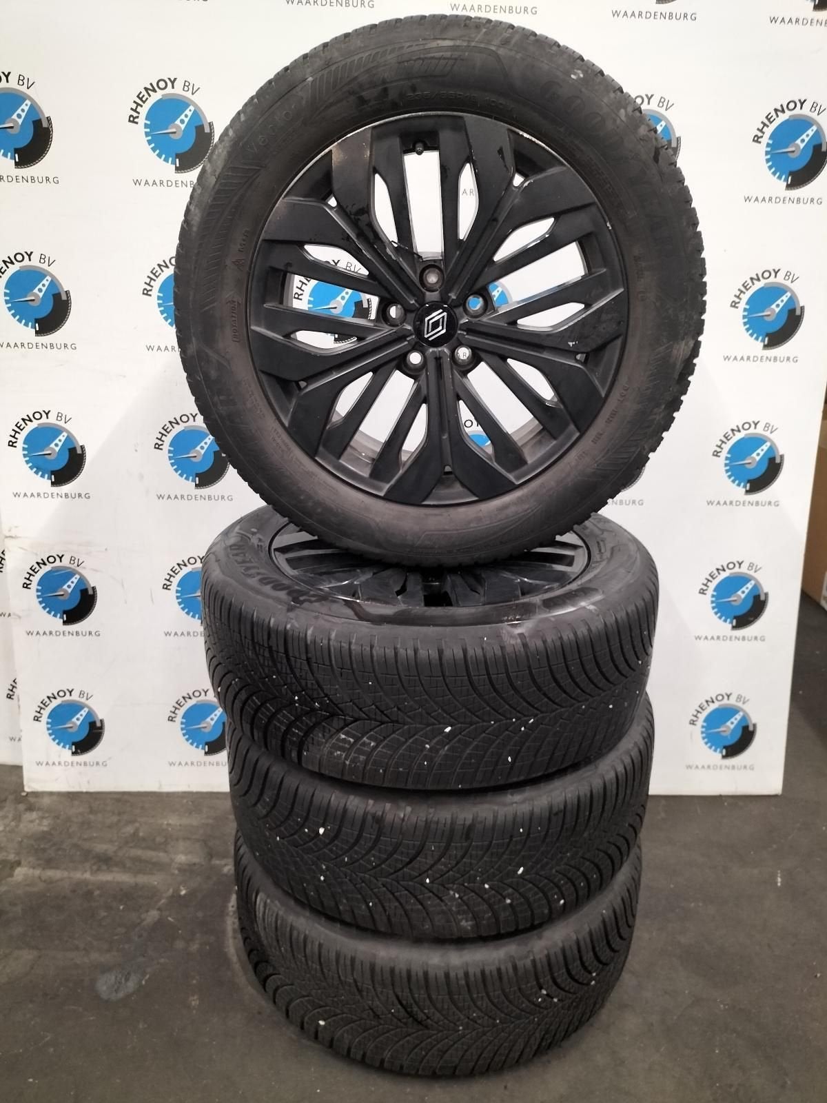 Austral 2023 Winterset 235/55 18 Goodyear, Autos : Pièces & Accessoires, Pneus & Jantes, Pneus et Jantes, Pneus hiver, Véhicule de tourisme