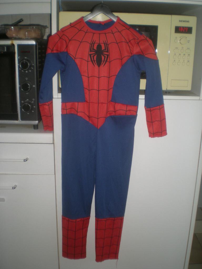 spiderman pak, 6- 8 jaar, Kinderen en Baby's, Carnavalskleding en Verkleedspullen, Ophalen of Verzenden, Zo goed als nieuw