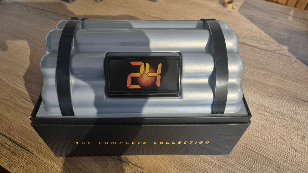 24 Complete Serie + 24: Redemption, Cd's en Dvd's, Bonusmateriaal, Nederlands, Actie, Zo goed als nieuw