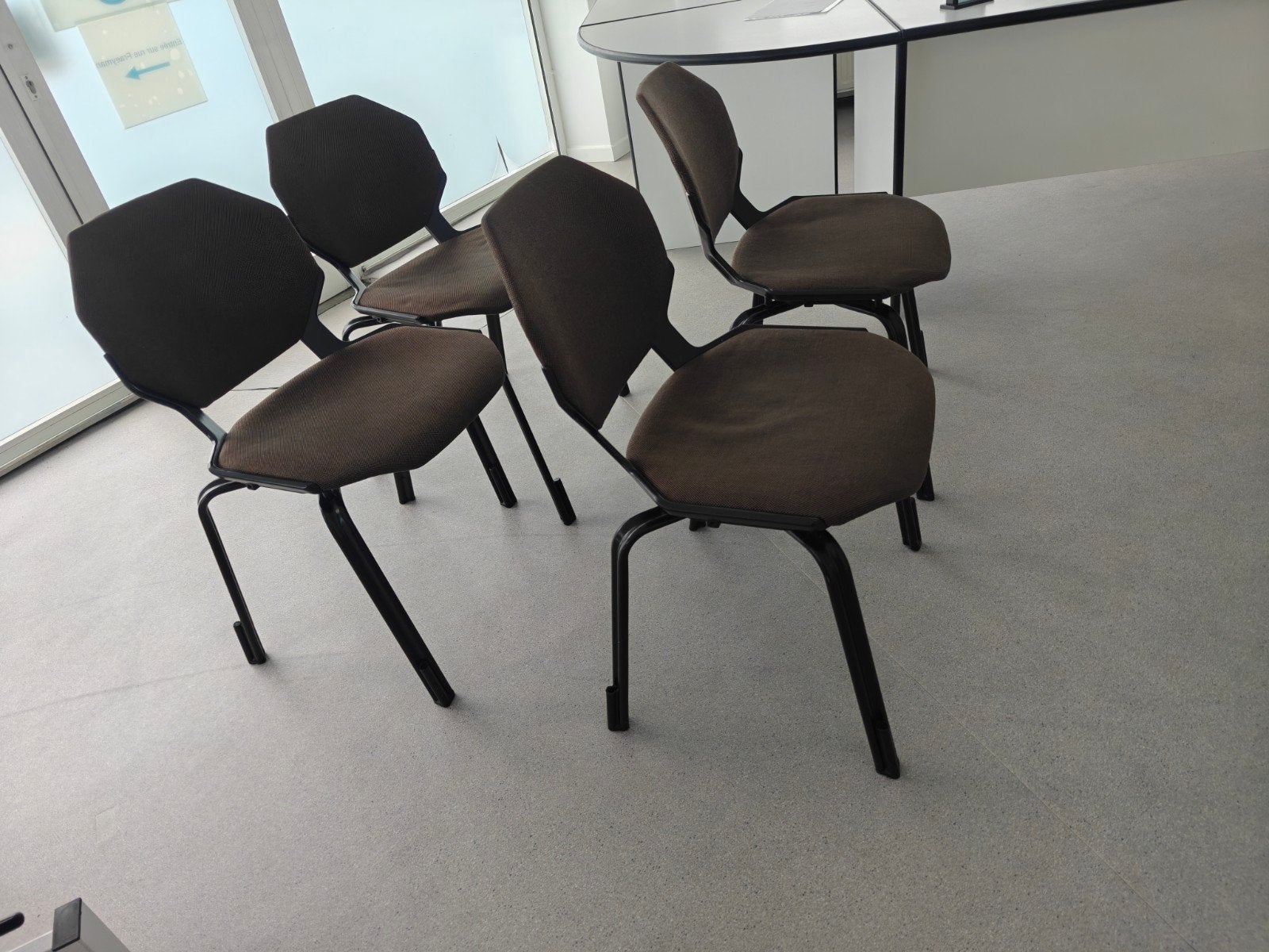 4 chaises a vendre, Maison & Meubles, Chaises, Enlèvement, Métal