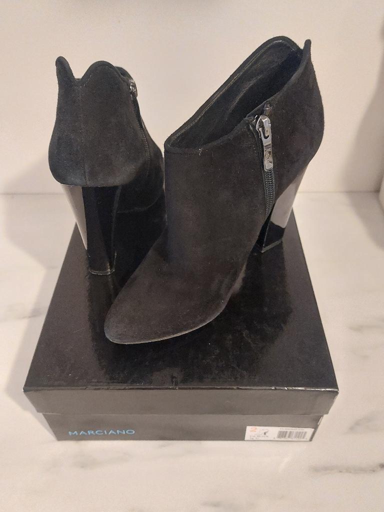 Zwarte lederen (suède) enkellaarsjes, Marciano by GUESS, 37, Enlèvement, Autres types, Porté, Guess