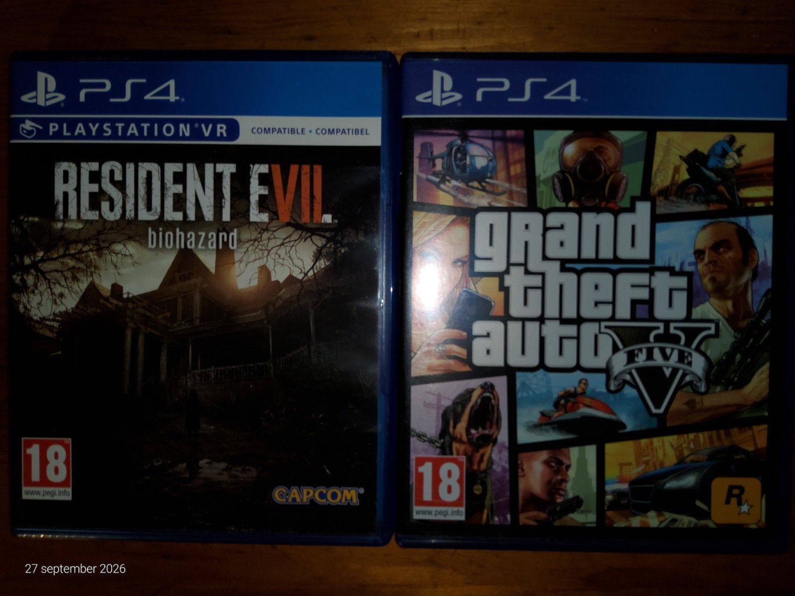 PlayStation 4, Enlèvement, Comme neuf, Avec 2 manettes, Avec jeux