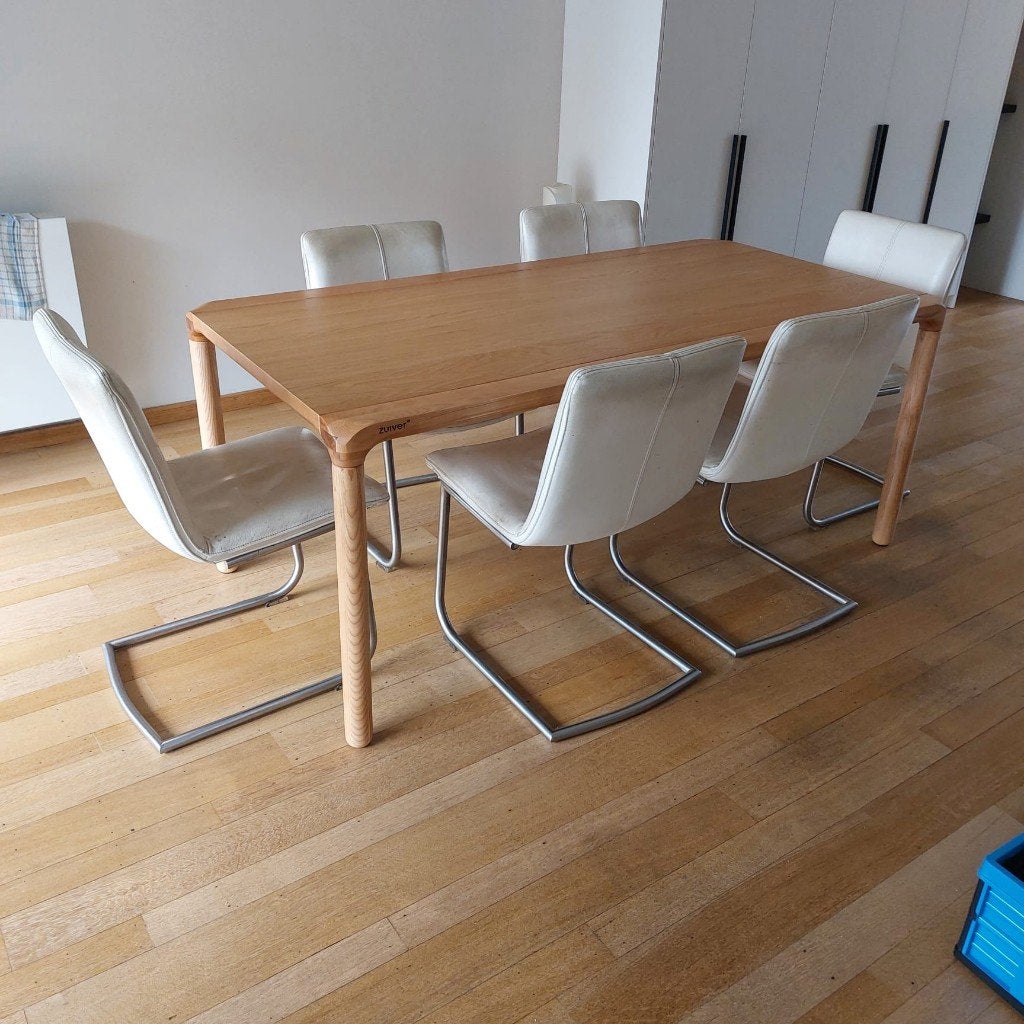 6 stevige stoelen (leder en metaal) gratis!, Maison & Meubles, Chaises, Utilisé, Cinq, Six Chaises ou plus, Cuir, Métal, Blanc