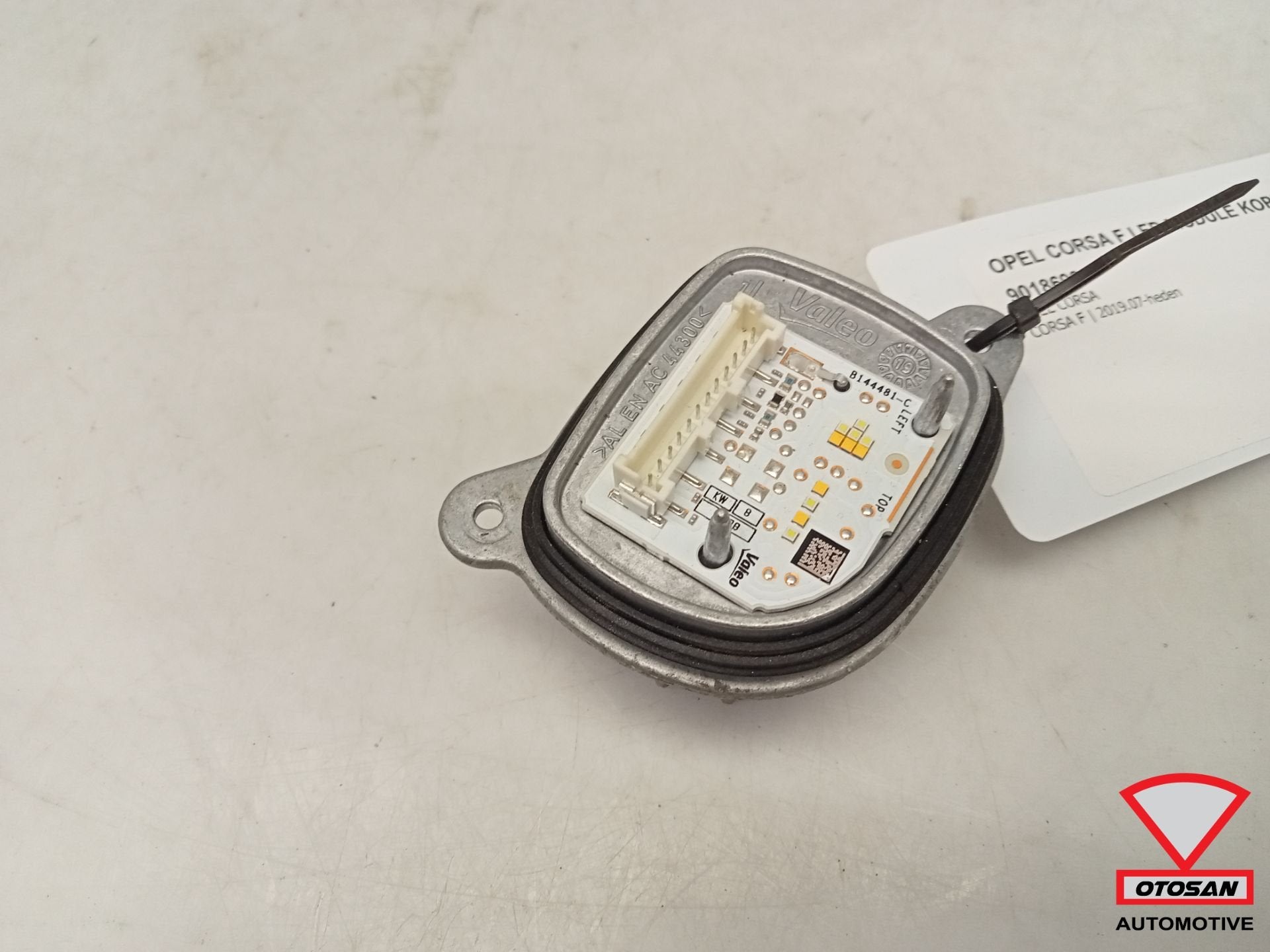 Module LED phare gauche Opel Corsa F 2019+ 90186989, Autos : Pièces & Accessoires, Opel Automobile GmbH, Opel, Bahnhofsplatz 1
65423  Russelsheim am Main, DE