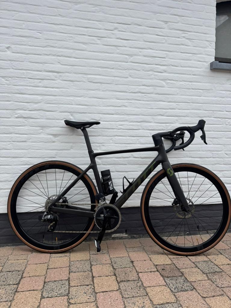 Scott addict, Enlèvement, Comme neuf, Carbone