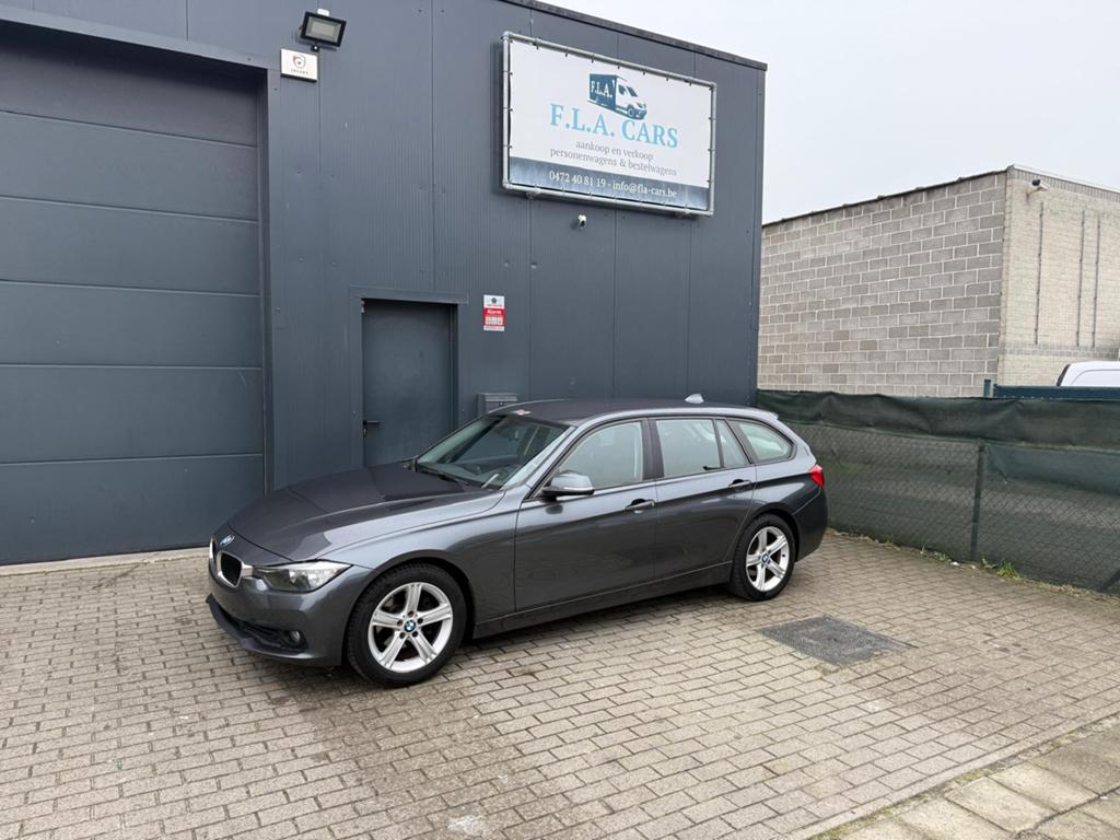 BMW 318D  BJ2017 AUTOMAAT NAVI LEER CAMERA EURO6B FULL, Autos, BMW, 100 kW, Entreprise, Carnet d'entretien, Noir