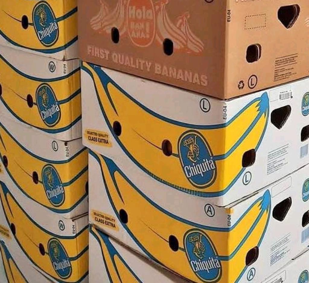15 boîtes à bananes remplies de produits de marché aux puces, Enlèvement