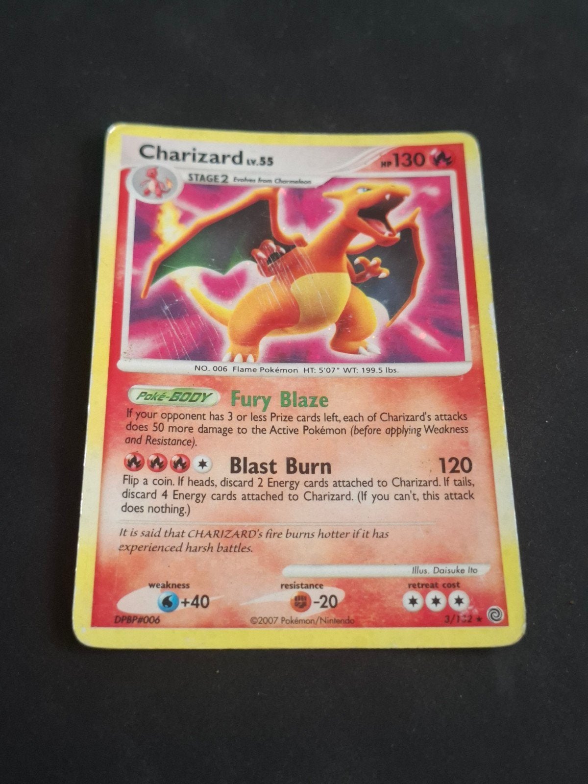 De getoonde kaart is een Charizard Lv.55 (3/132) uit de Poké, Hobby en Vrije tijd, Verzamelkaartspellen | Pokémon, Ophalen of Verzenden