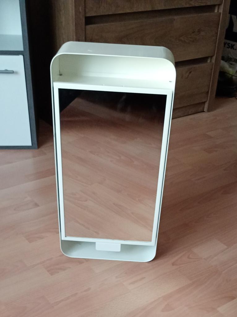 Praktisch spiegelkastje met meerdere planken aan de binnenka, Ophalen