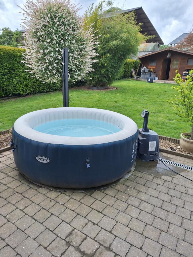 Jacuzzi intex 4 personnes, Tuin en Terras, Ophalen, Gebruikt
