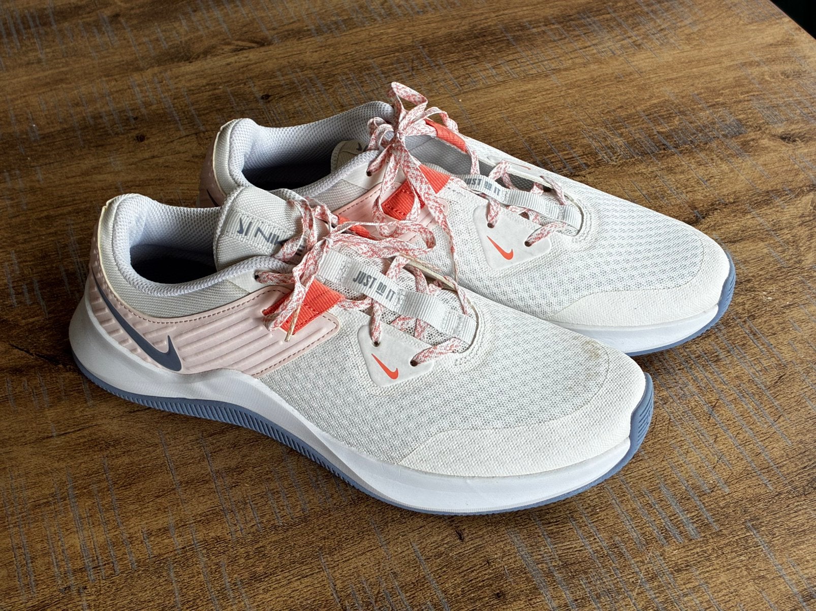 Nike blanc, Enlèvement ou Envoi, Chaussures de sports, Comme neuf, Blanc