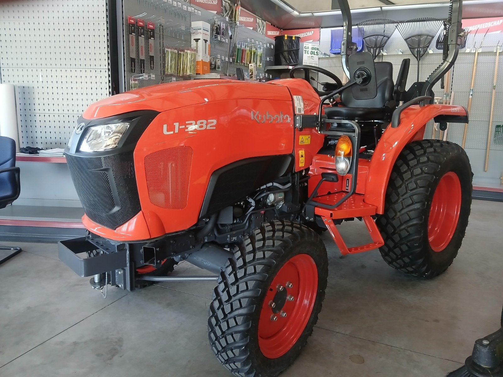 kubota l1382 hydrostatische tuinbouw tractor, Ophalen