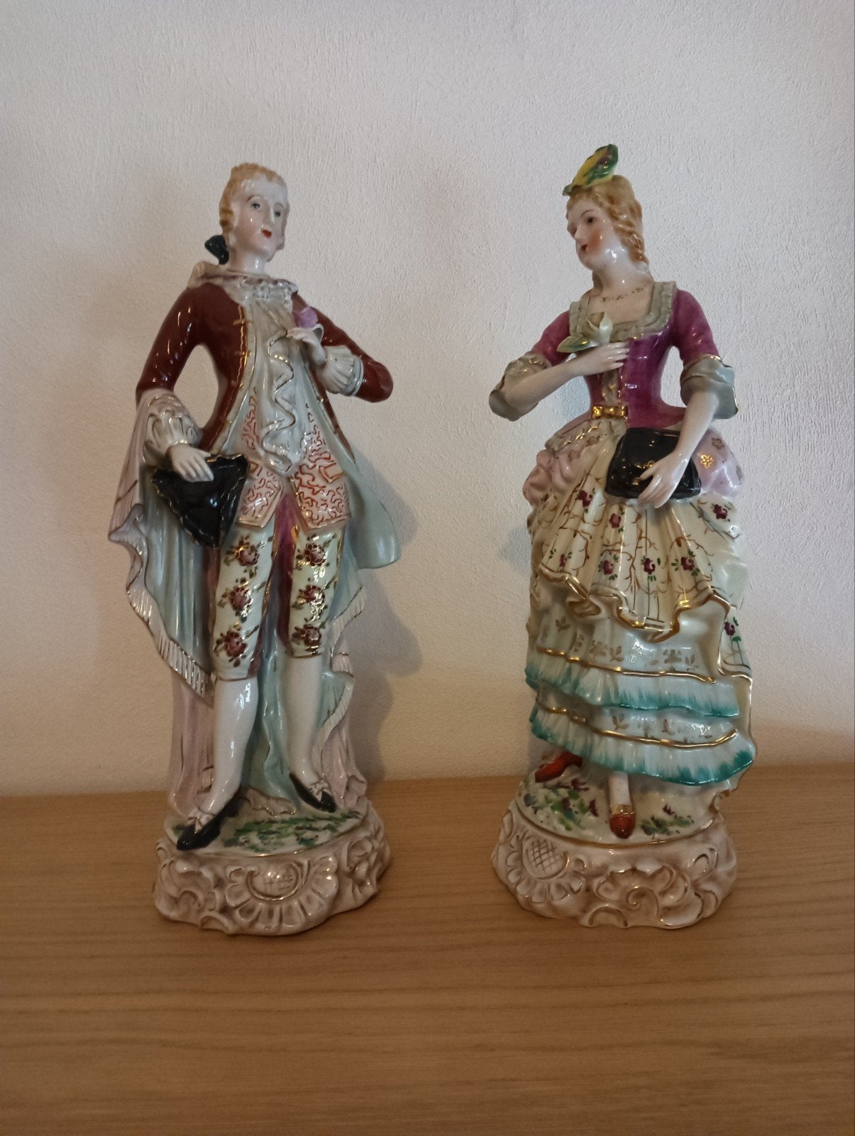 twee porseleinen beelden, Antiek en Kunst, Ophalen