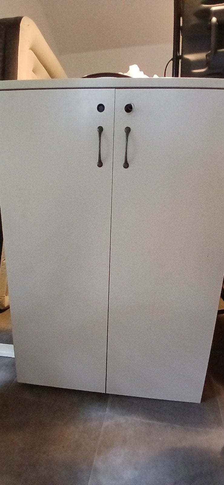 Armoire de bureau IKEA GALANT – 60 €
Armoire de bureau blanc, Maison & Meubles, Armoires | Armoires à porte coulissante & Armoires à archives