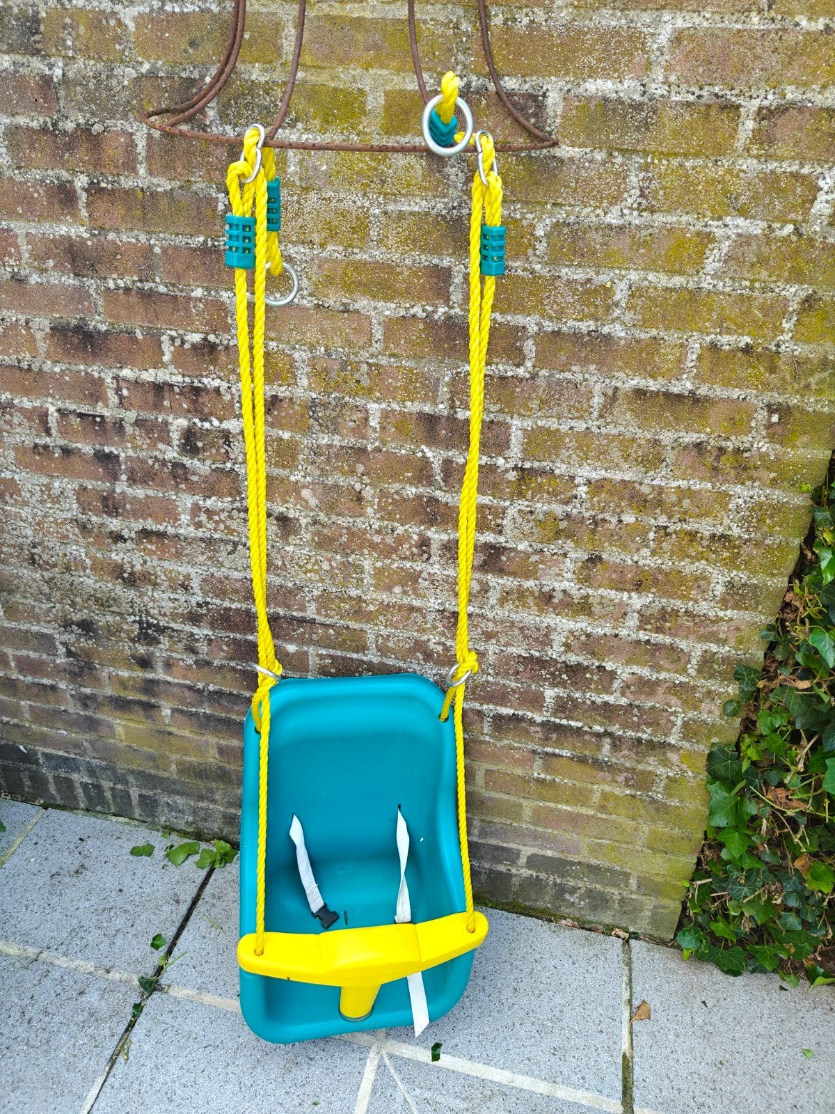 Kinder schommel, Ophalen