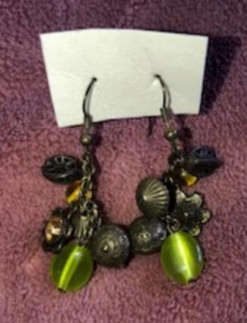 Boucles d'oreilles pendantes bronze et vert, Bijoux, Sacs & Beauté, Boucles d'oreilles, Enlèvement ou Envoi, Comme neuf, Vert
