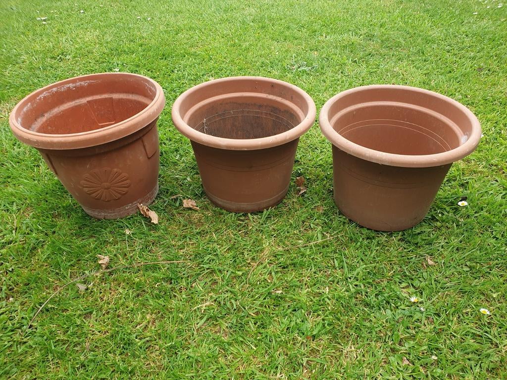 Pots en plastique - A donner