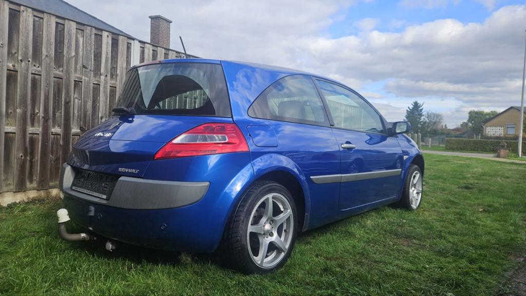 RENAULT MEGANE  1,9 DCI in blauwe RS kleur met 130 pk., Auto's, Voorwielaandrijving, Beige, 4 cilinders, Blauw